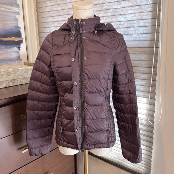 Woman's Lightweight Purple Puffer Jacket with Removable Hood, Size XS - Picture 5 of 7